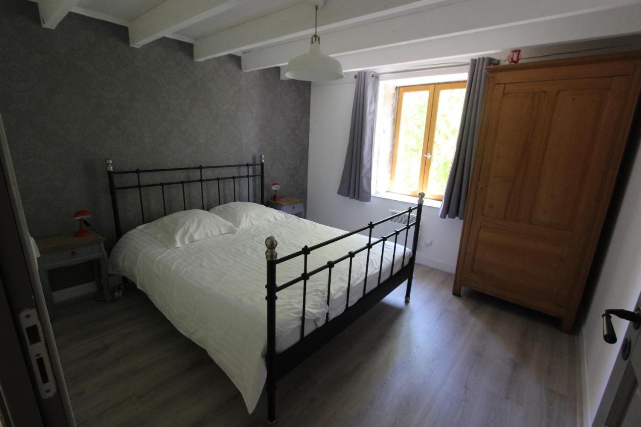 Combrailleurs Bed & Breakfast Espinasse ภายนอก รูปภาพ
